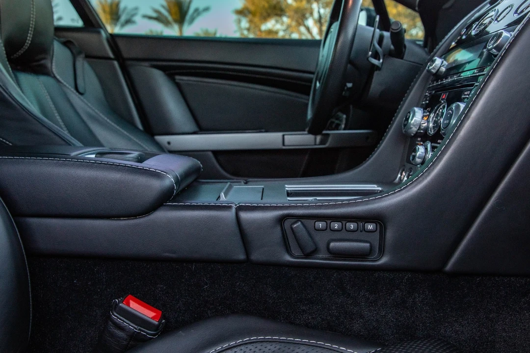 2013 Aston Martin Vantage - Image 16 of 21
