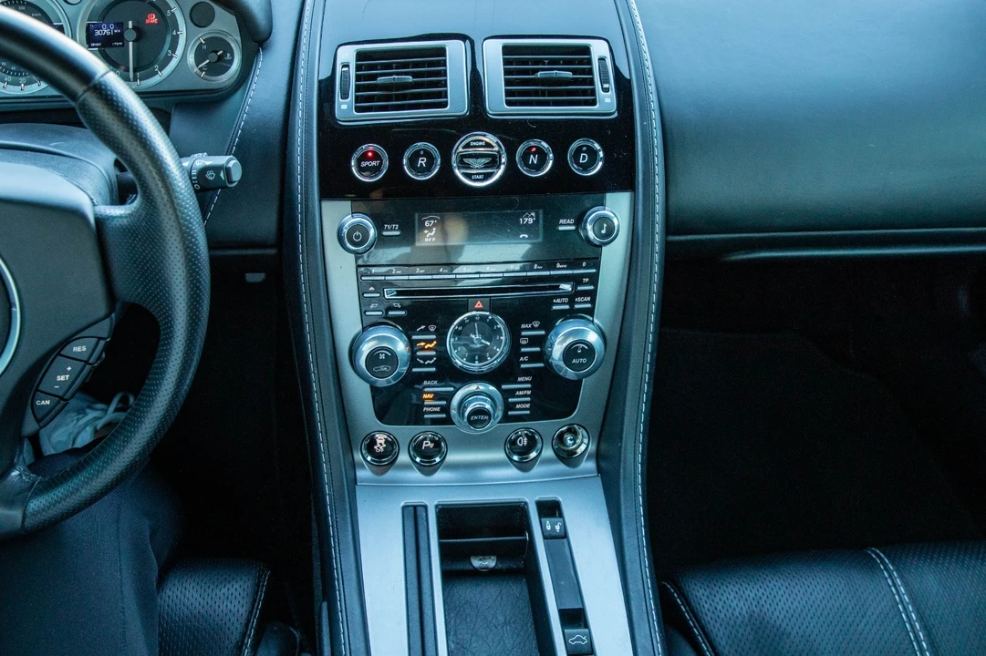 2013 Aston Martin Vantage - Image 21 of 21