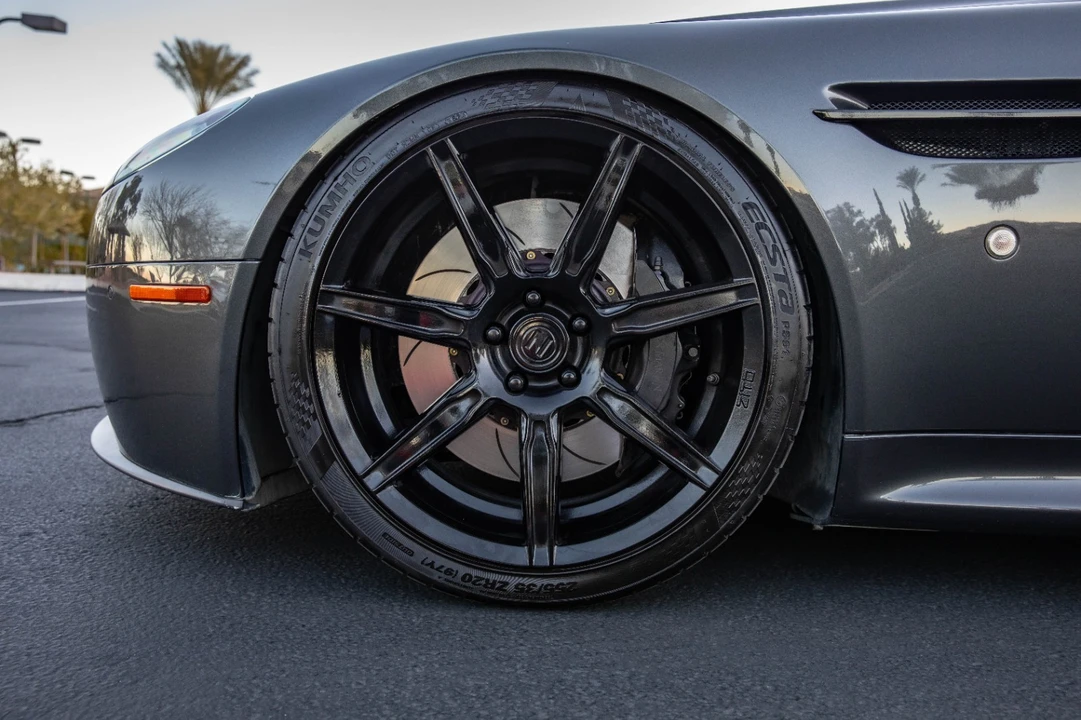 2013 Aston Martin Vantage - Image 11 of 21
