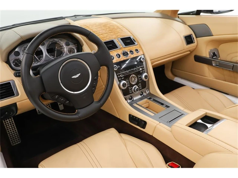 2013 Aston Martin Vantage - Image 2 of 31
