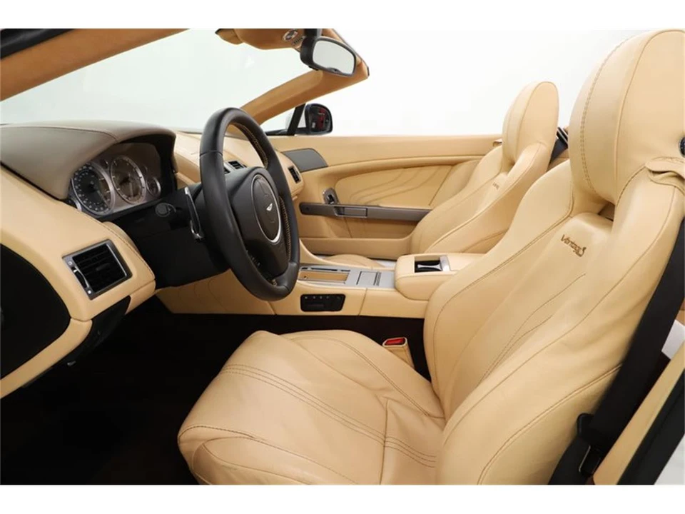 2013 Aston Martin Vantage - Image 30 of 31