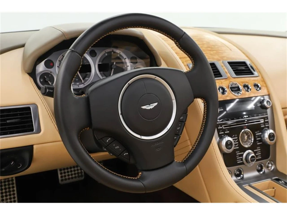 2013 Aston Martin Vantage - Image 15 of 31