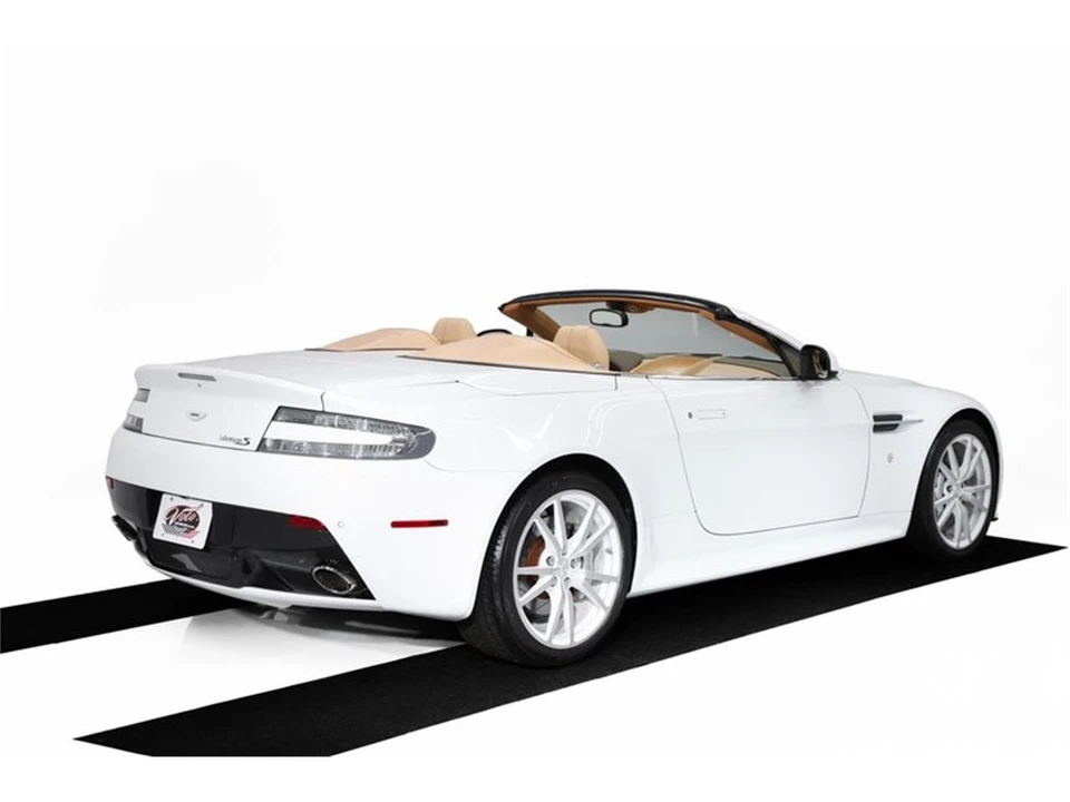 2013 Aston Martin Vantage - Image 6 of 31