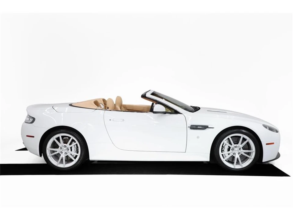 2013 Aston Martin Vantage - Image 14 of 31