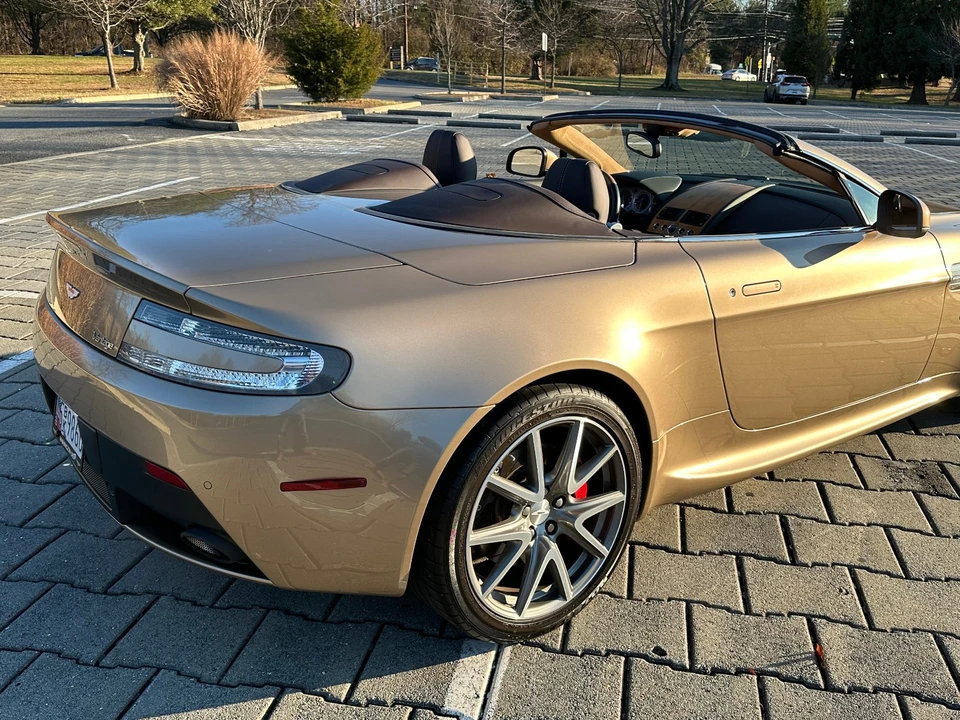 2013 Aston Martin Vantage - Image 11 of 18