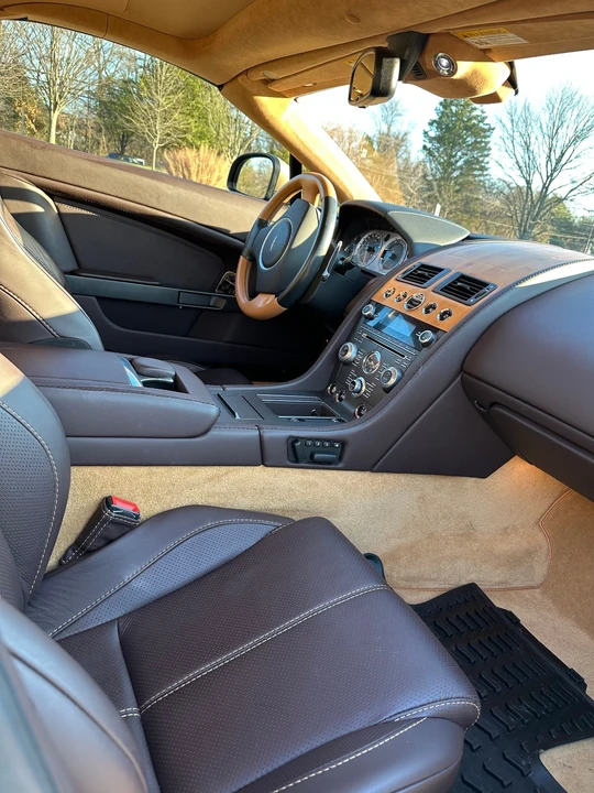 2013 Aston Martin Vantage - Image 6 of 18