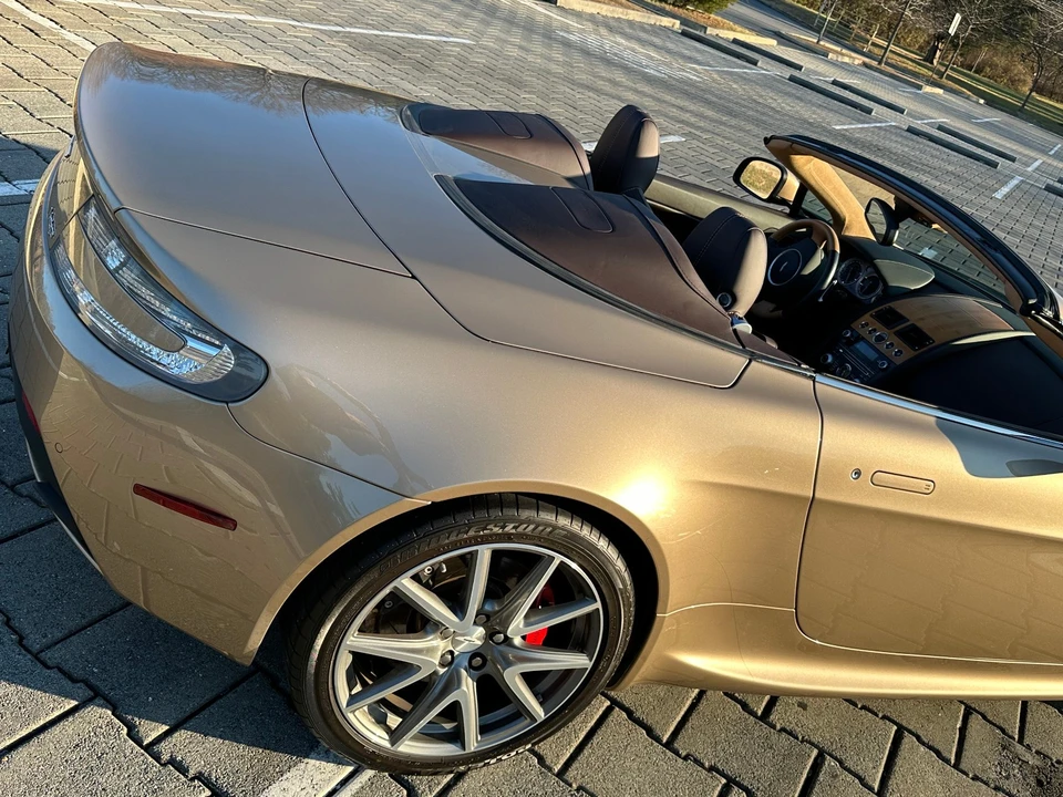 2013 Aston Martin Vantage - Image 12 of 18