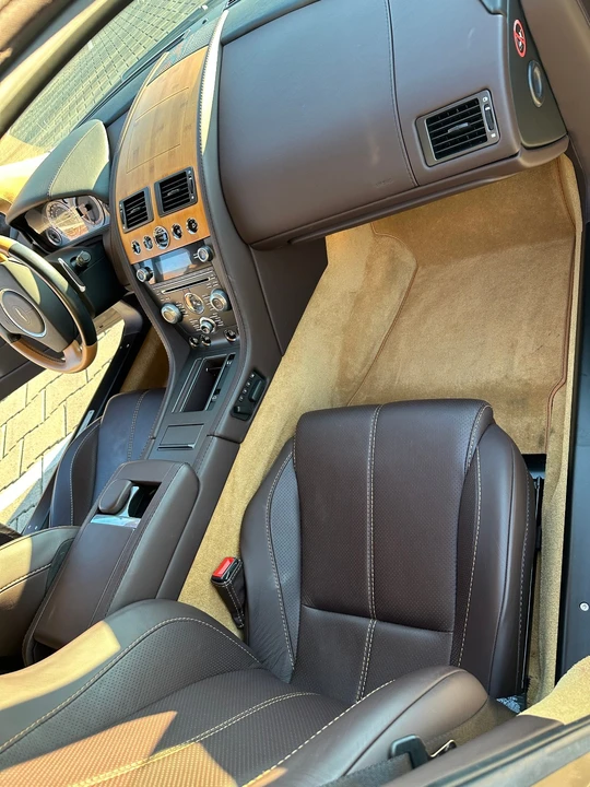 2013 Aston Martin Vantage - Image 8 of 18
