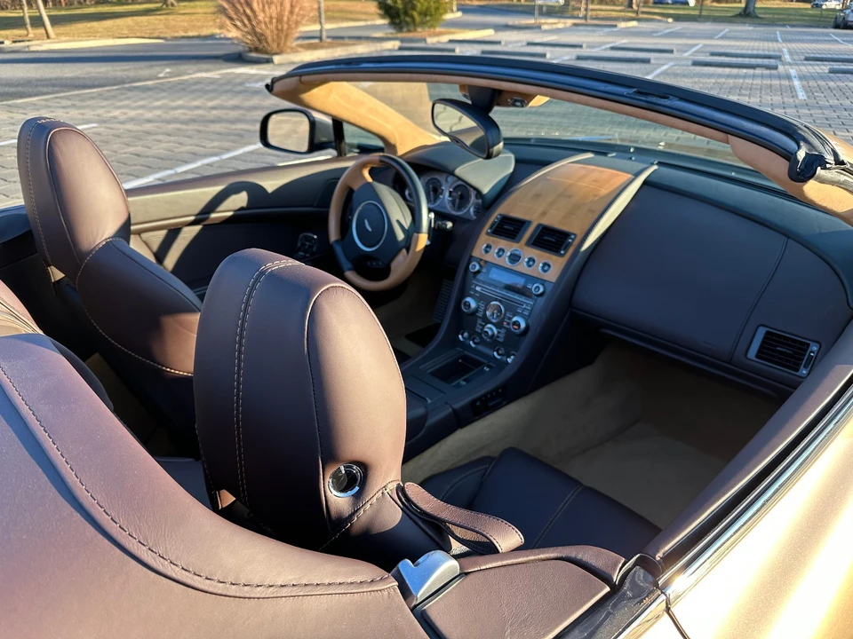 2013 Aston Martin Vantage - Image 15 of 18