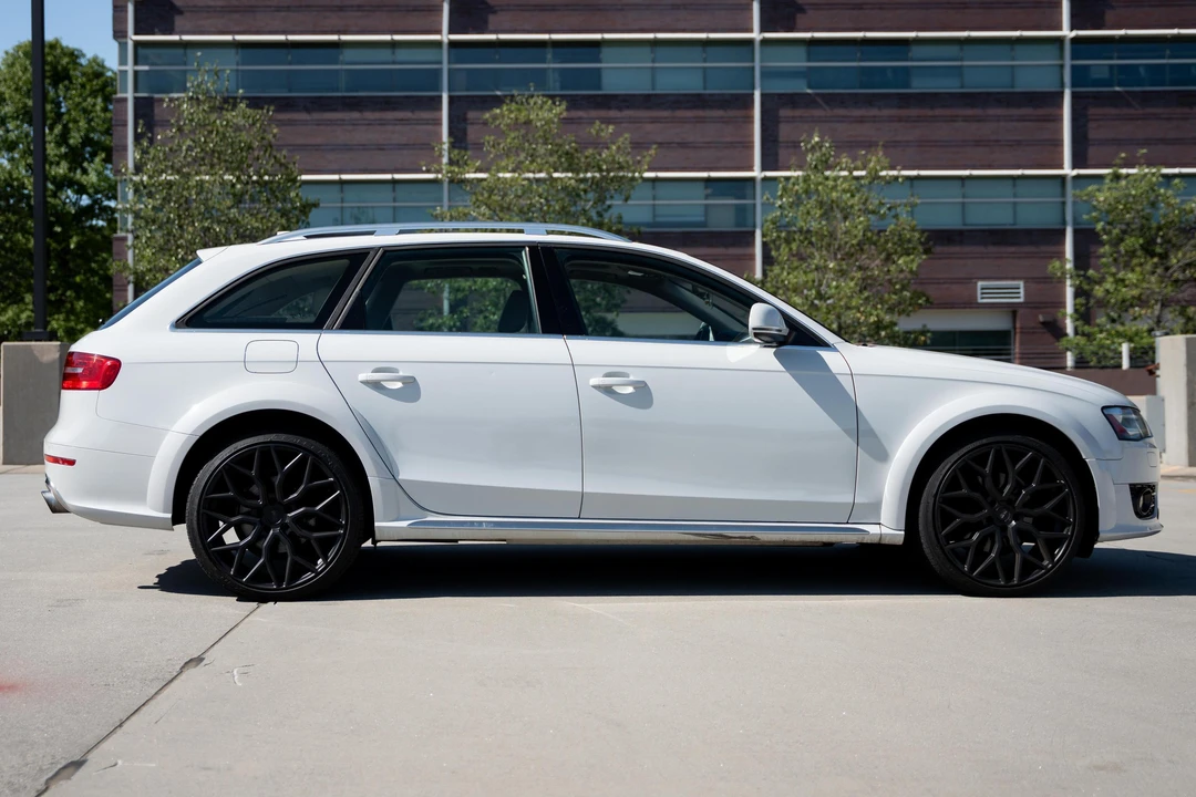 2013 Audi B8 A4 - Image 3 of 31