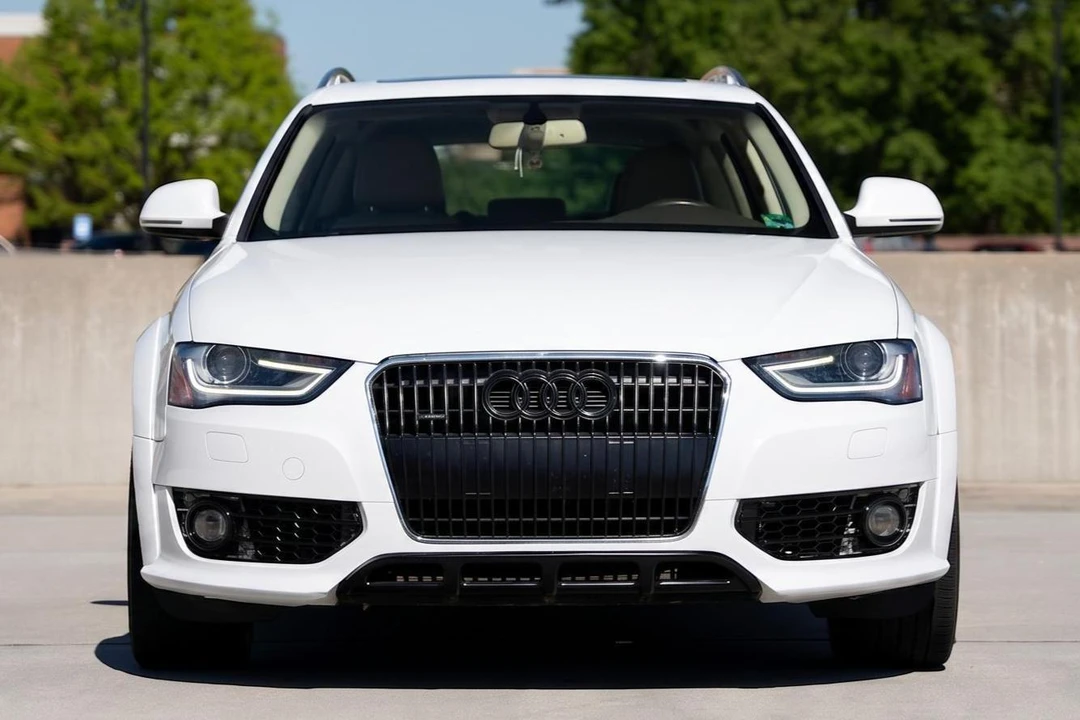 2013 Audi B8 A4 - Image 2 of 31