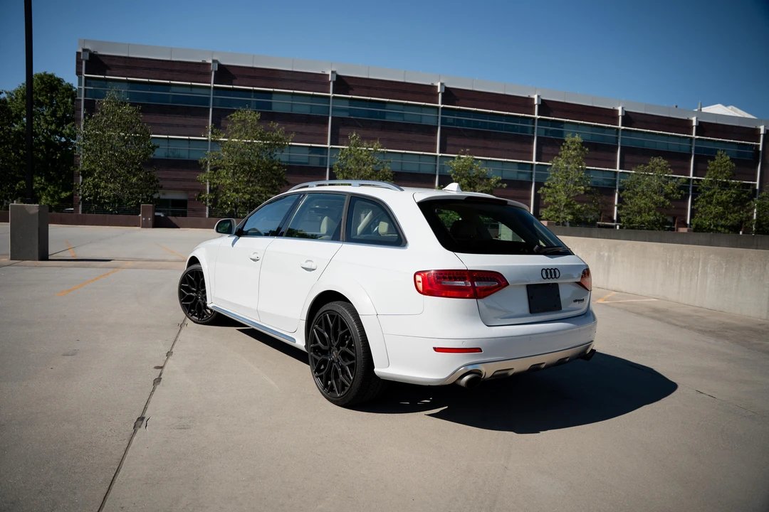 2013 Audi B8 A4 - Image 9 of 31