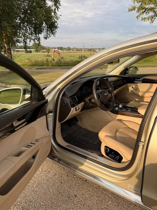 2013 Audi D4 A8 - Image 9 of 18