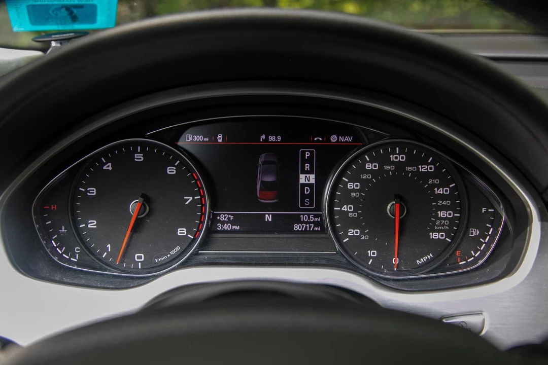 2013 Audi D4 A8 - Image 24 of 31