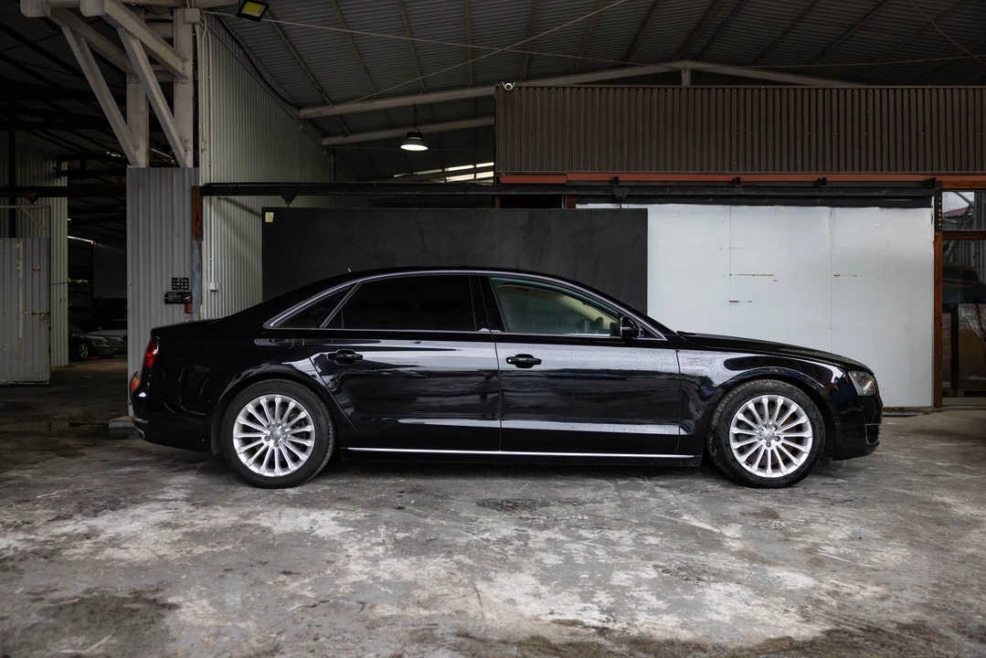 2013 Audi D4 A8 - Image 4 of 31