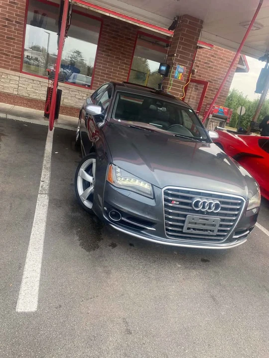 2013 Audi D4 S8 - Image 2 of 8