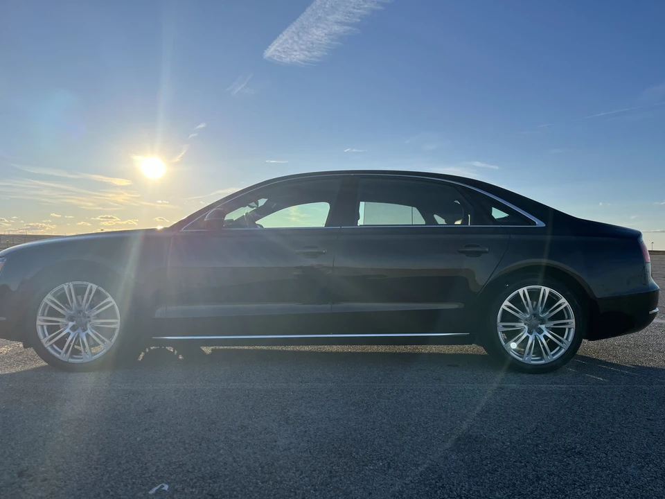 2013 Audi D4 A8 - Image 4 of 31
