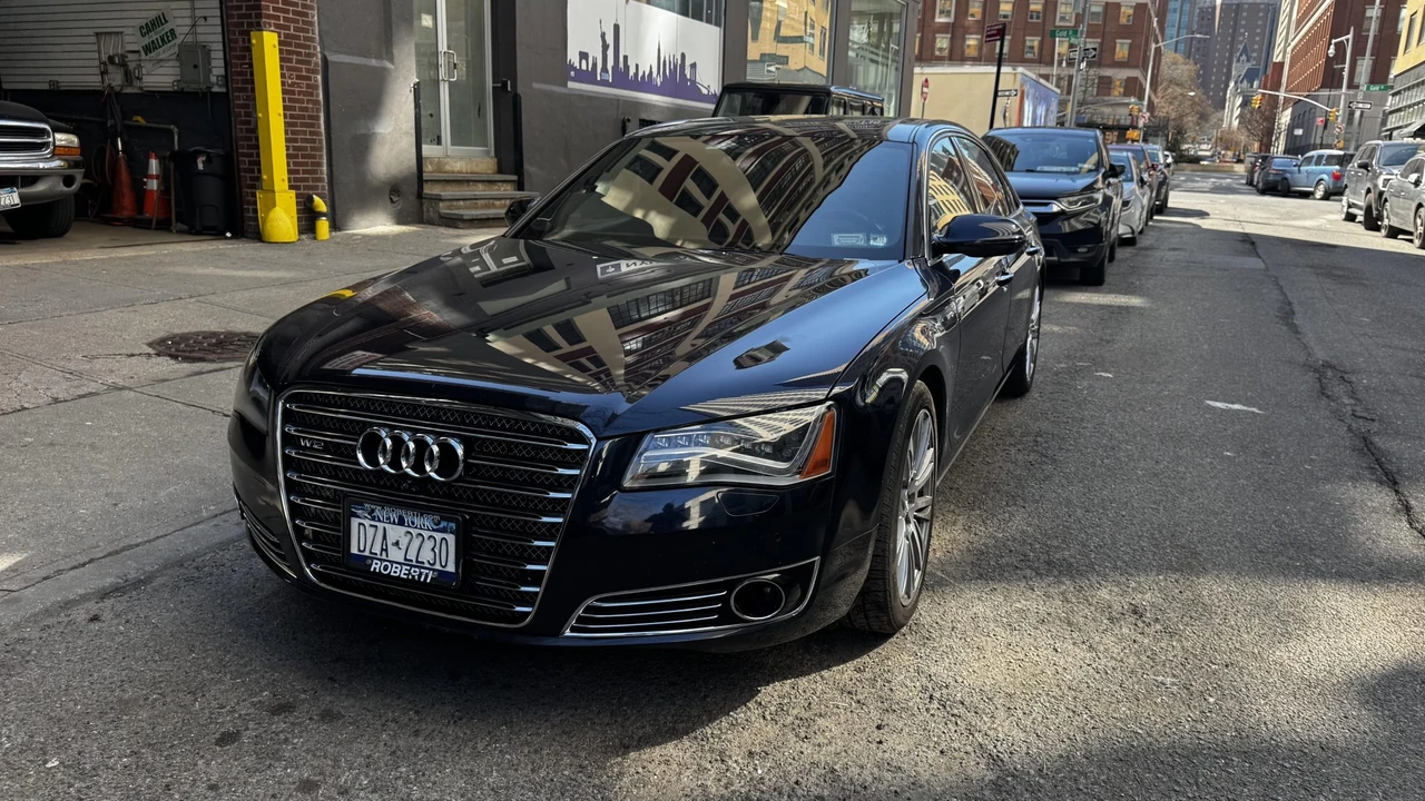 2013 Audi D4 A8 - Image 5 of 31