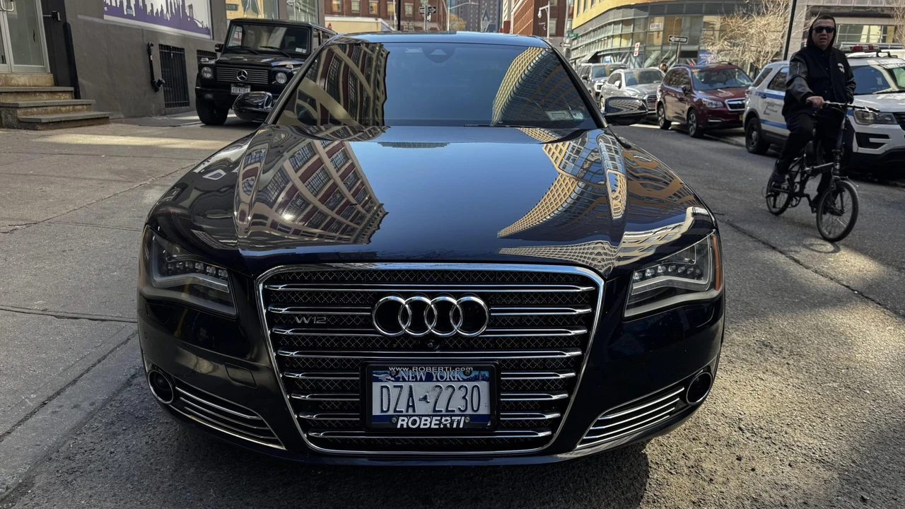 2013 Audi D4 A8 - Image 7 of 31