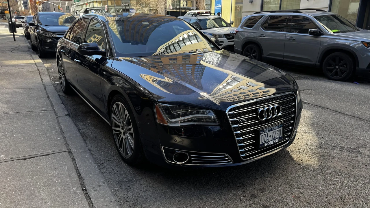 2013 Audi D4 A8 - Image 9 of 31