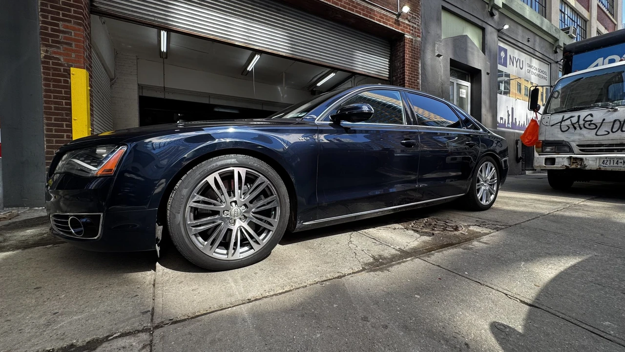 2013 Audi D4 A8 - Image 24 of 31