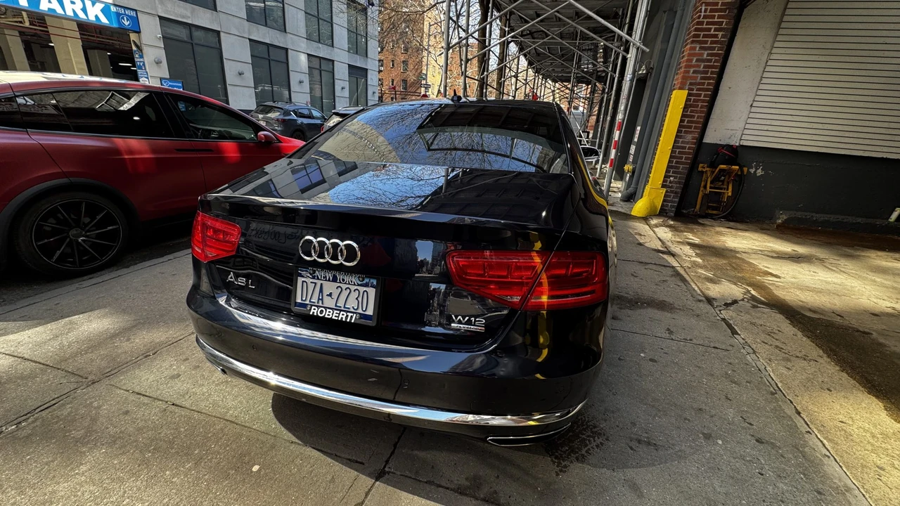 2013 Audi D4 A8 - Image 16 of 31
