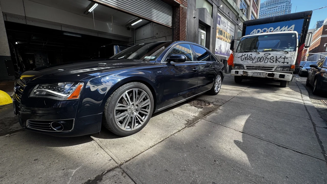 2013 Audi D4 A8 - Image 4 of 31