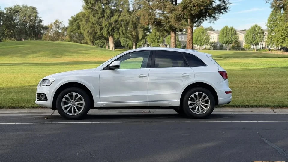 2013 Audi 8R Q5 - Image 2 of 11