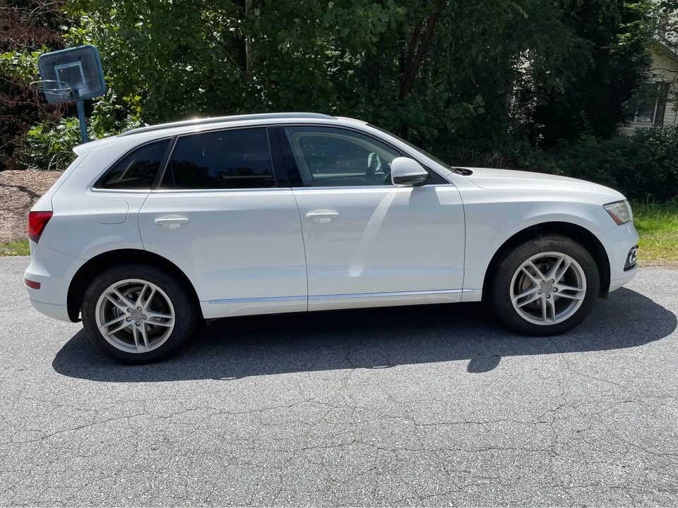 2013 Audi 8R Q5 - Image 2 of 12