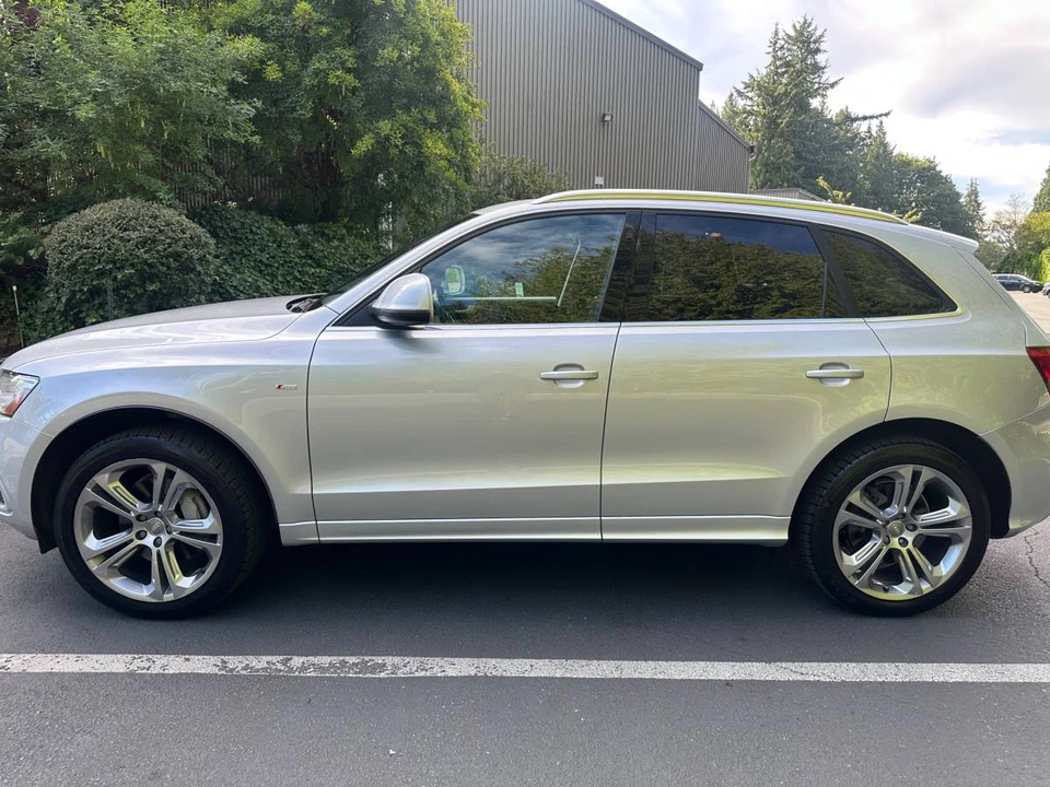 2013 Audi 8R Q5 - Image 2 of 24