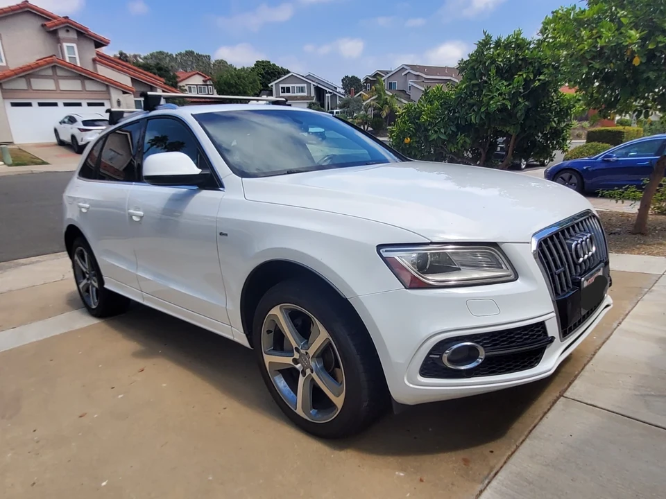 2013 Audi 8R Q5 - Image 2 of 20