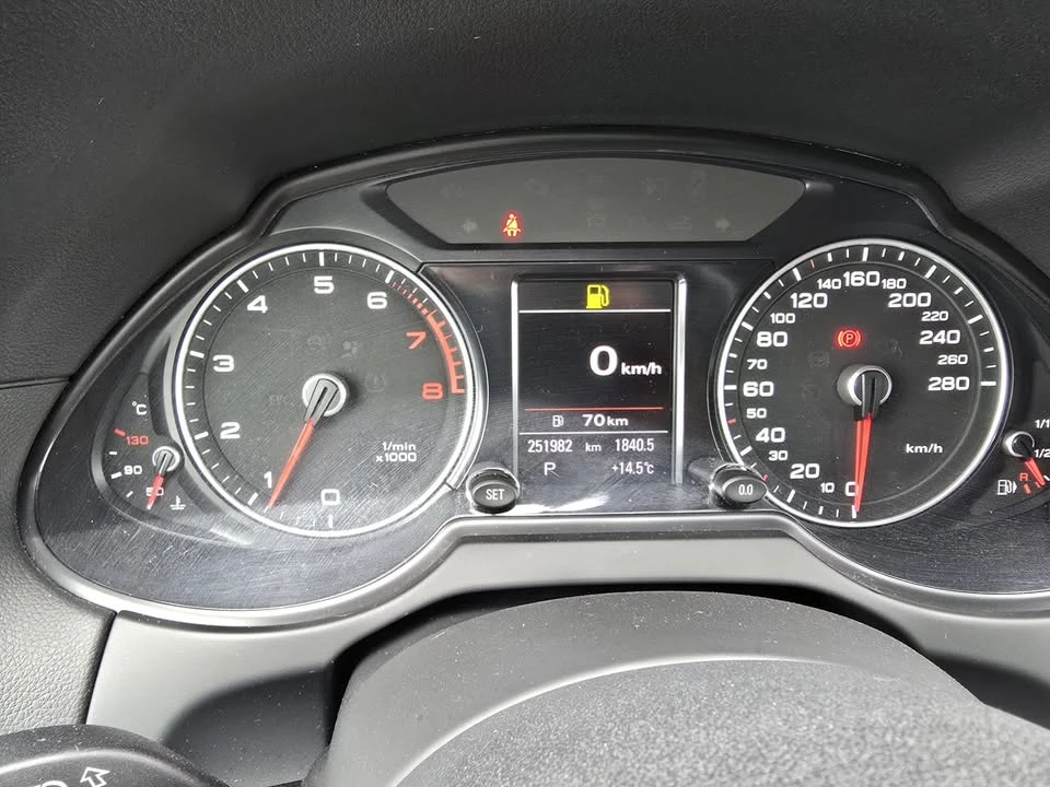 2013 Audi 8R Q5 - Image 10 of 16