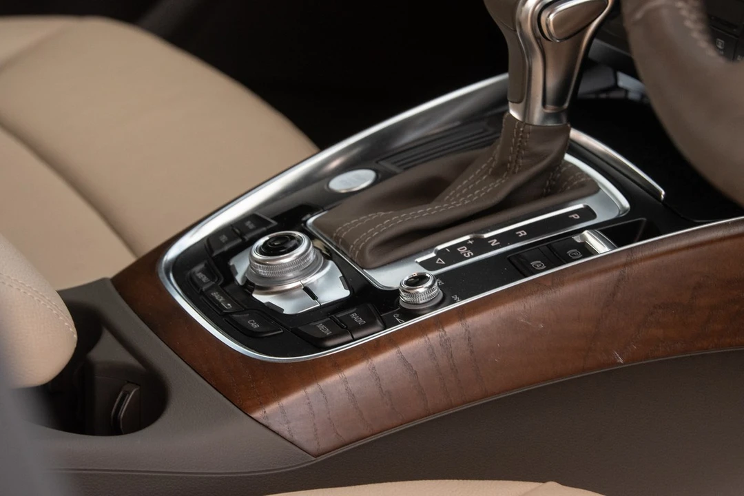 2013 Audi 8R Q5 - Image 26 of 30