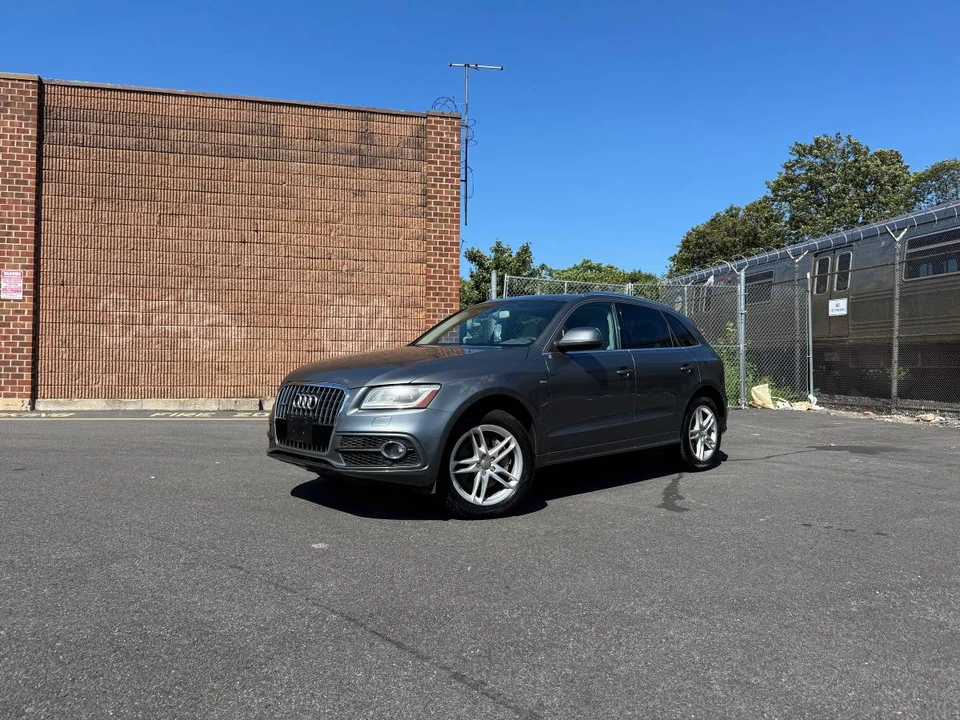 2013 Audi 8R Q5 - Image 2 of 20