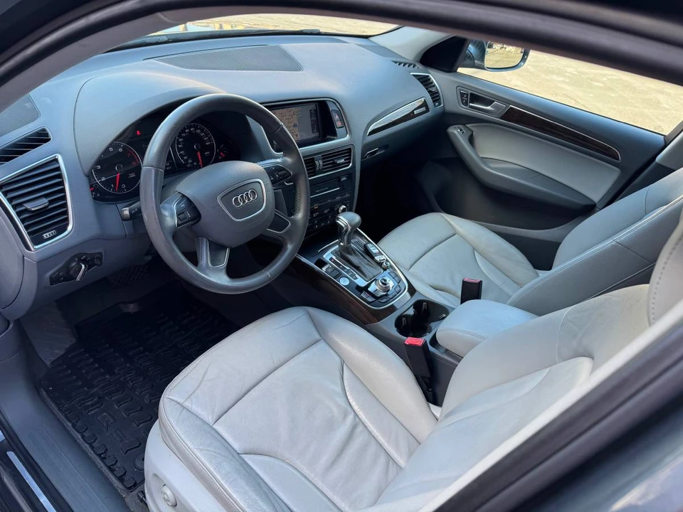 2013 Audi 8R Q5 - Image 10 of 20