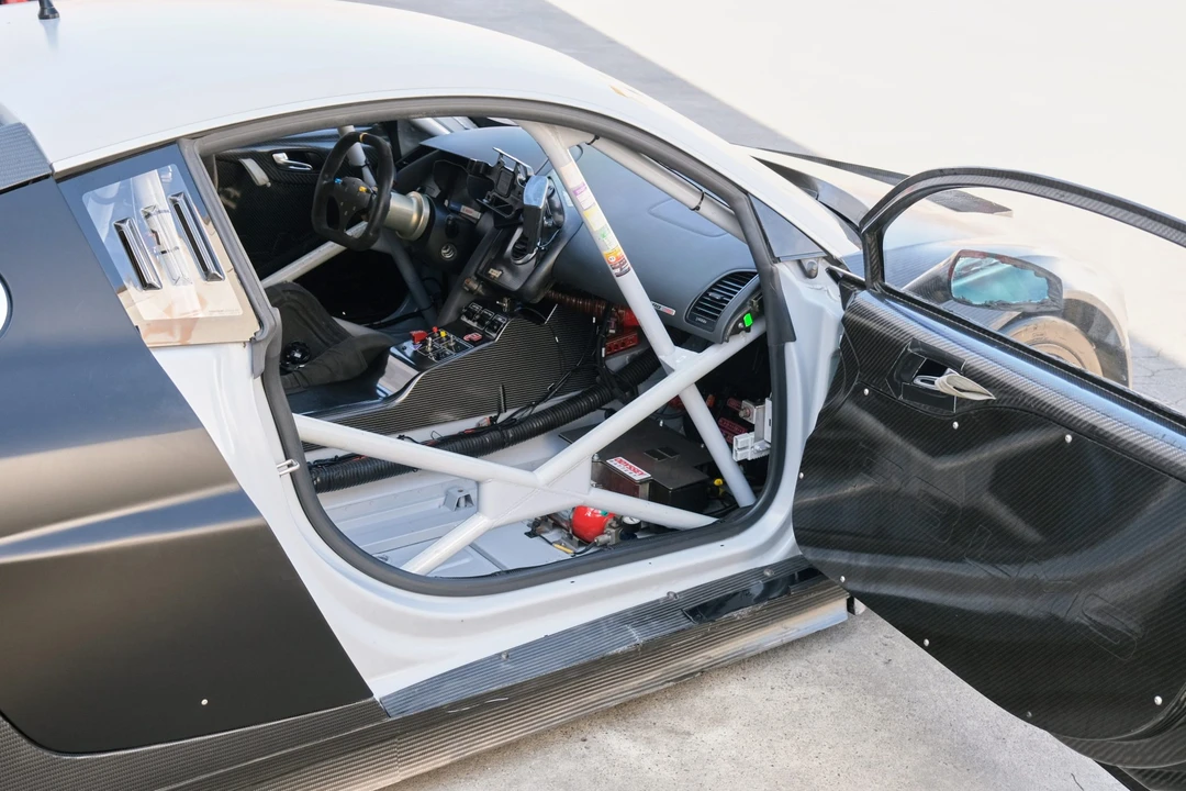 2013 Audi 42 R8 - Image 29 of 31