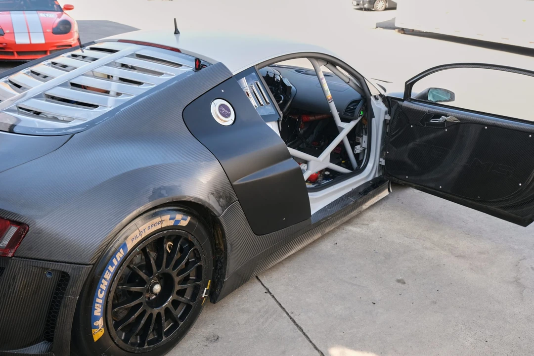 2013 Audi 42 R8 - Image 30 of 31