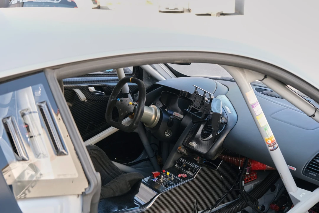 2013 Audi 42 R8 - Image 26 of 31