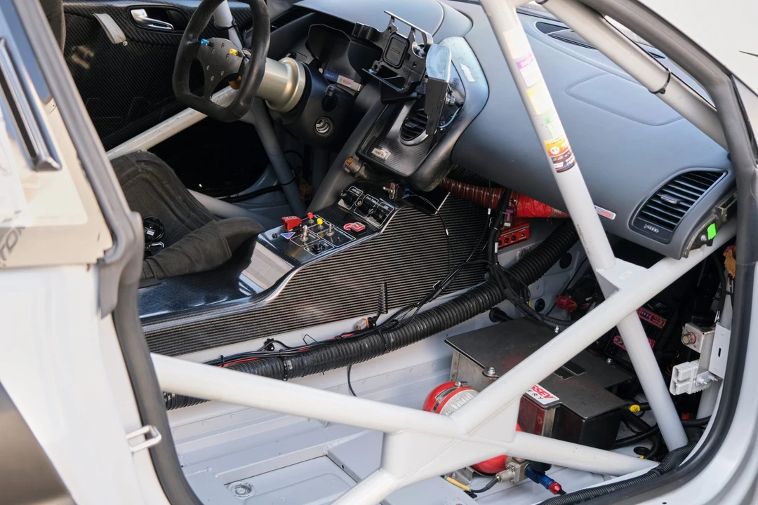 2013 Audi 42 R8 - Image 24 of 31
