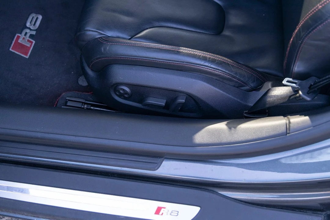 2013 Audi 42 R8 - Image 30 of 30