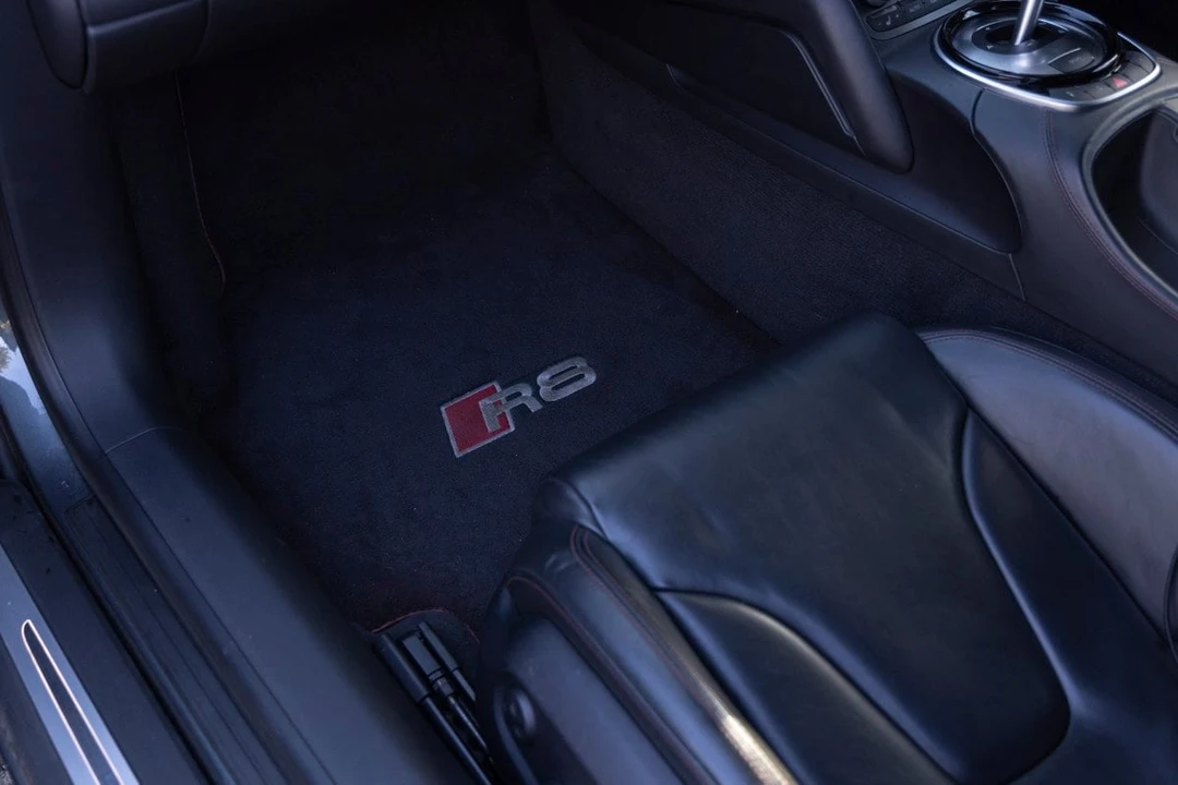 2013 Audi 42 R8 - Image 24 of 30