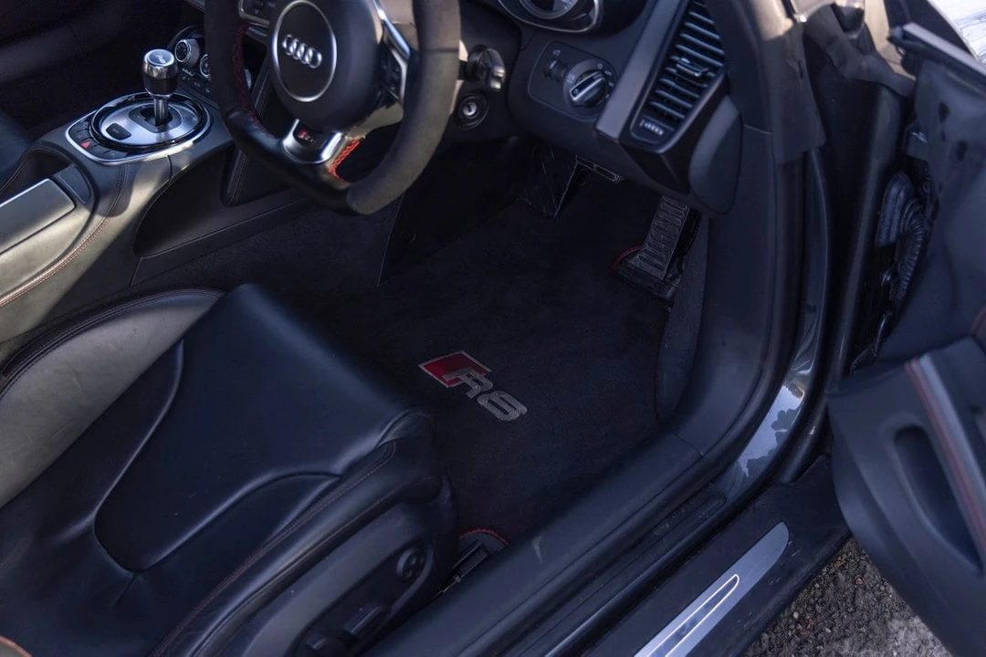 2013 Audi 42 R8 - Image 21 of 30