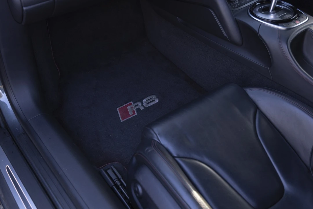 2013 Audi 42 R8 - Image 24 of 31