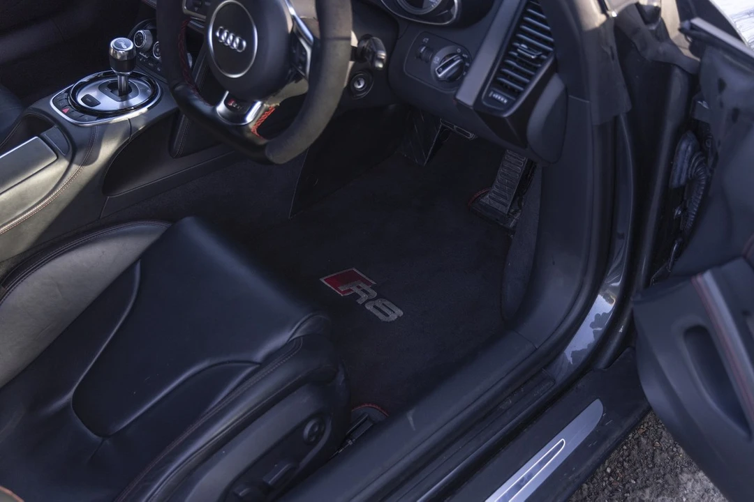 2013 Audi 42 R8 - Image 21 of 31