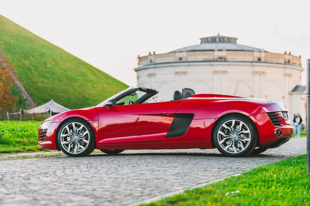 2013 Audi 42 R8 - Image 13 of 31