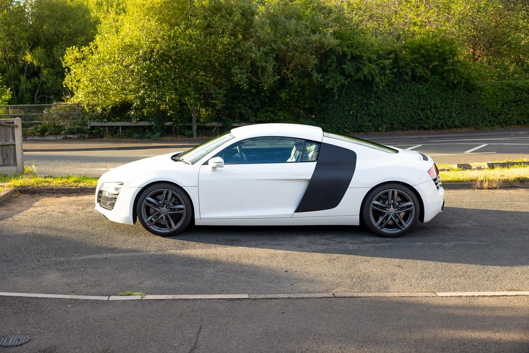 2013 Audi 42 R8 - Image 4 of 31
