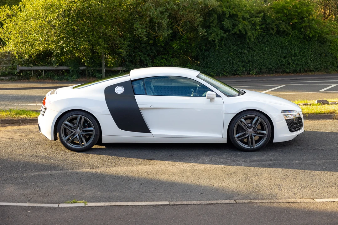 2013 Audi 42 R8 - Image 8 of 31