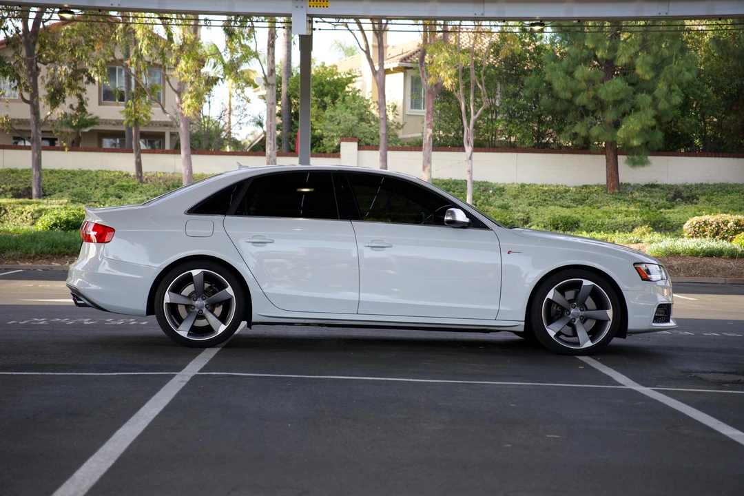 2013 Audi B8 S4 - Image 3 of 31