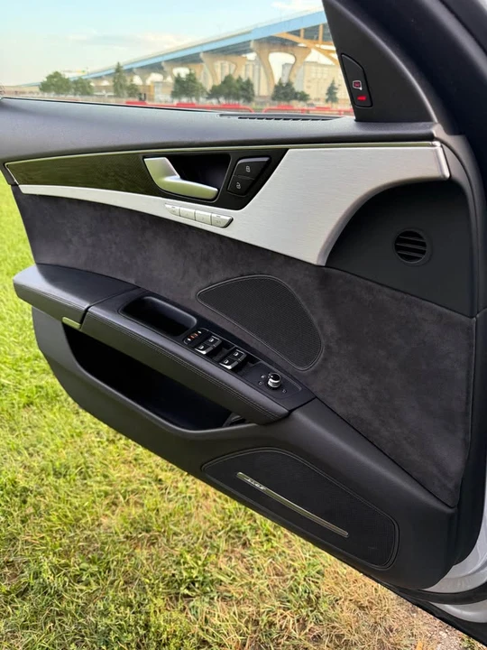 2013 Audi D4 S8 - Image 6 of 14