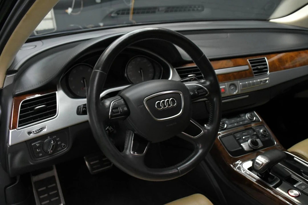2013 Audi D4 S8 - Image 19 of 21